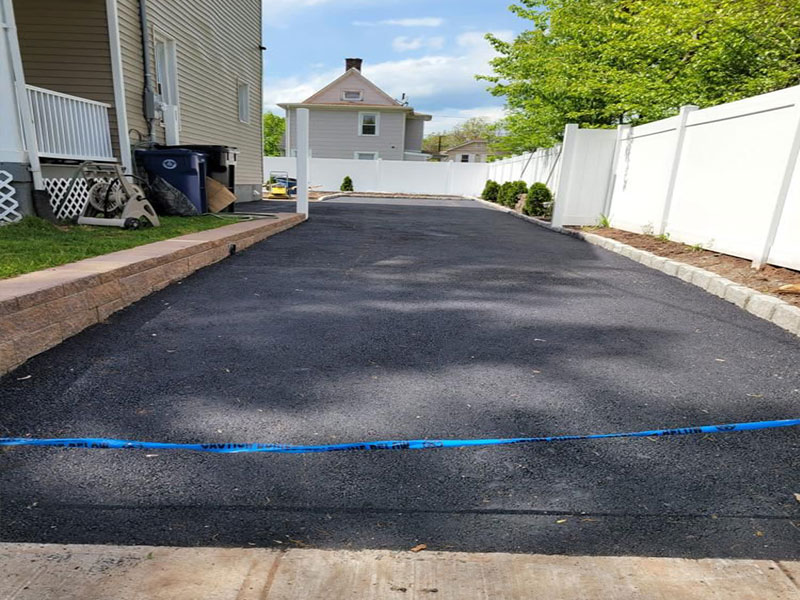 Driveways & Asphalt Driveways & Asphalt